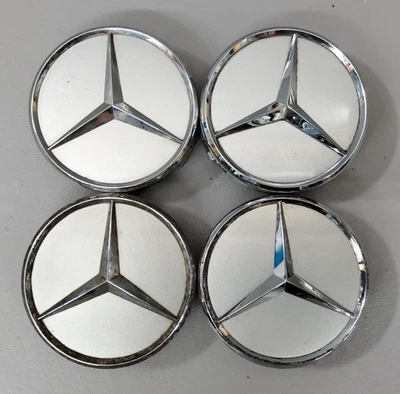 Juego de 4 tapacubos centrales de rueda plateados/cromados Mercedes Benz de fábrica 2204000125 Foto 1 de 4