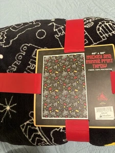Mickey And Minnie Throw Blanket - Picture 1 of 3