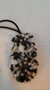 EINZIGARTIGE PERLEN CLUSTER HALSKETTE SCHWARZ MULTI PERLEN HANDARBEIT - Bild 1 von 3