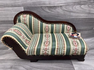 COLLECTOR'S LANE CLASSIC VICTORIAN VINTAGE CHAISE LOUNGE COUCH FOR 18" DOLL - Picture 1 of 10