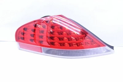 Luz trasera izquierda BMW 645i 650i M6 E63 E64 2004-2007 OEM usada Foto 1 de 4