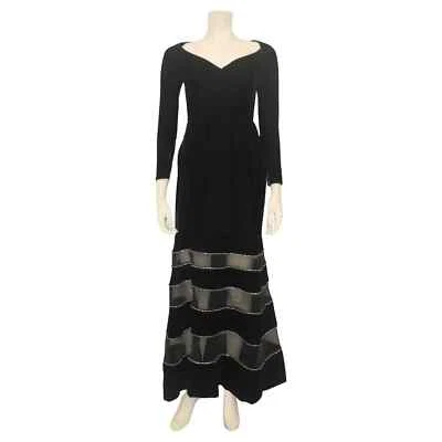 GIVENCHY COUTURE Vestido de Terciopelo Negro con Malla y Estrás Detalle de Falda a Rayas Foto 1 de 4