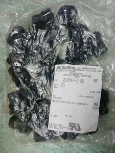AMP Econoseal Circular Sealed Connector Plug P.N. 207847-1 and Recept #207848-1 - Picture 1 of 1