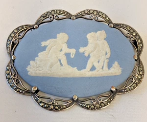 Wedgwood Jaspis Brosche gemarkt Silber Markasiteneinfassung Vintage Kindermotiv - Bild 1 von 7
