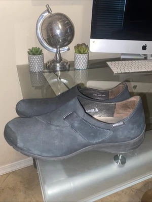 Mephisto Shoes  Women's 10.5 Jet Black Suede Comfort Dress Work Shoe - Image 1 of 4