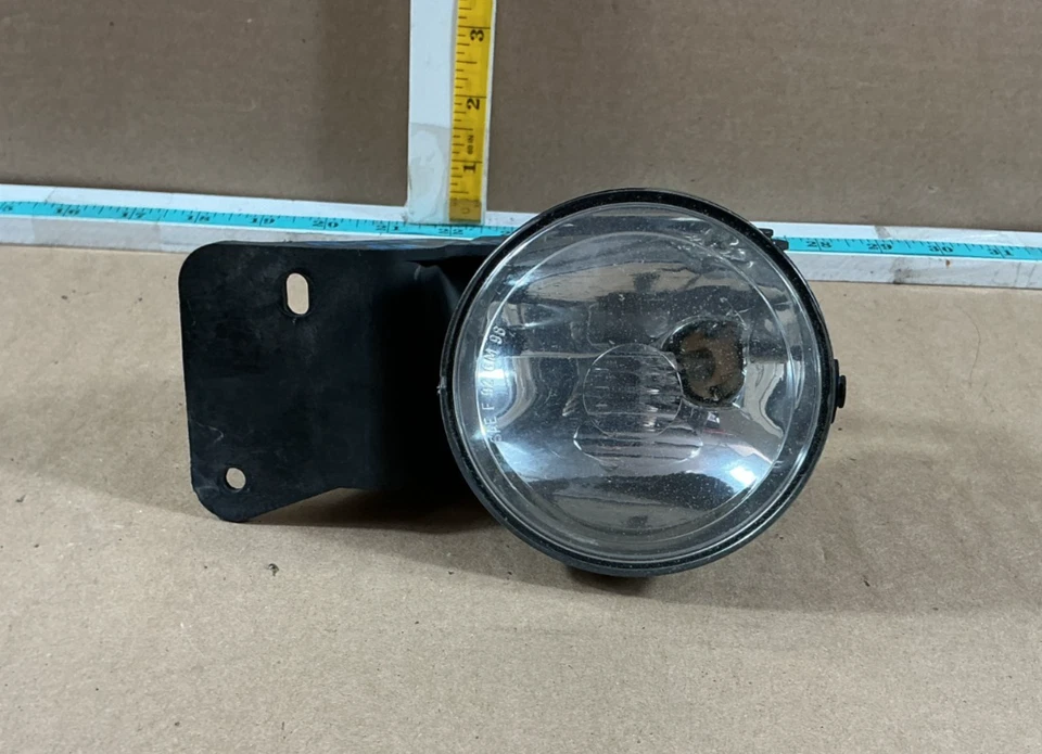 Conjunto de luz antiniebla lateral derecha Pontiac Grand Am 1999-2005 22613881 OEM Foto 1 de 4