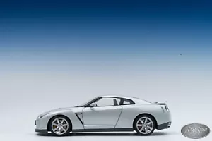 1/18 Autoart Nissan GTR R35 Silver🤝ALSO OPEN FOR TRADES🤝 - Picture 1 of 5