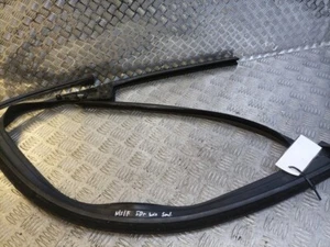 VAUXHALL ASTRA J 2009-2015 5DR WINDOW SEAL FRONT PASSENGER SIDE 13264864 - Picture 1 of 5