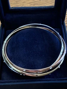 Brazalete entrelazado tricolor para damas con piedras blancas - Imagen 1 de 12