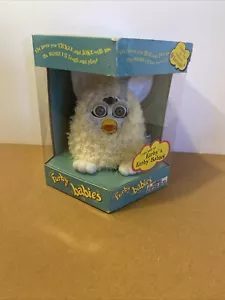 Vintage 1999 FURBY BABIES White Curly Lamb Green Eyes 70-940 Tiger - Picture 1 of 8