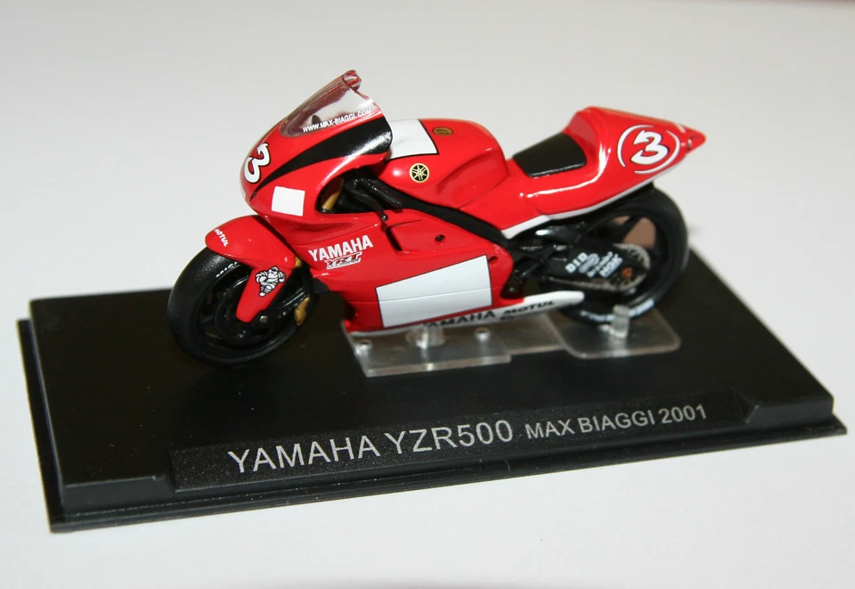 IXO - YAMAHA YZR500 Max Biaggi (2001) #3 - Modelo de motocicleta escala 1:24 Foto 1 de 1