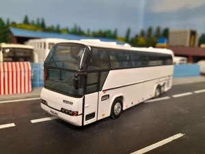 1.76 Bus/coach NEOPLAN Repaint In Dealer White - Picture 1 of 7