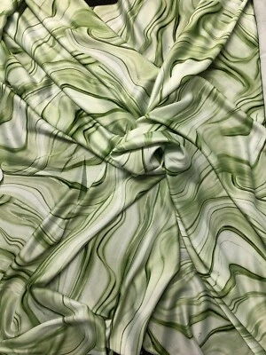 5 METRES GOOD QUALITY MEDIUM WEIGHT WOVEN CREPE PRINT DRESS FABRIC GREEN CHEAP - Image 1 of 4