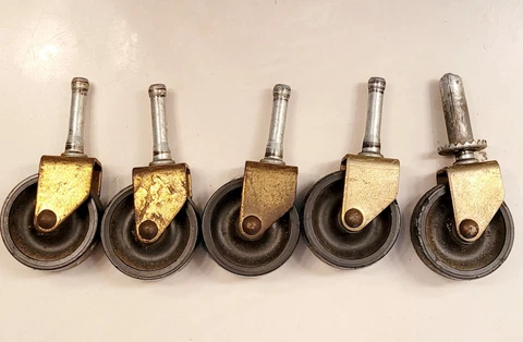 5 Vintage Castor Wheels Cover