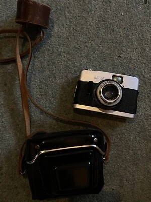 Vintage Retro Beirette 35mm Camera in Case Untested Props Decor - Image 1 of 4