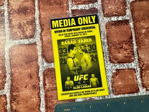 UFC 169 Newark: BARAO, FABER, JOSE ALDO, OVEREEM CREDENTIAL/PRESS PASS wiegt - Bild 1 von 2