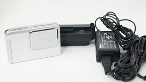 Exellent +++ Nikon Coolpix S2 5.1 MP 3X Zoom Digital Camera Silver From Japan - Picture 1 of 23