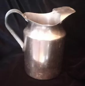 Vintage MCM Walker Ware Aluminum restaurant ware pitcher with ice lip - Picture 1 of 10