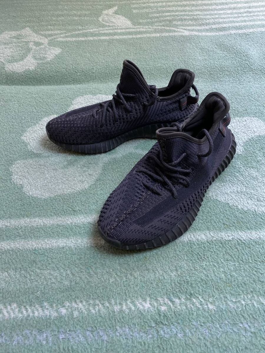 Yeezy Boost 350 V2 Low Black Non-Reflective for Sale Yeezy Boost 350 V2 Low Black Non-Reflective for Sale