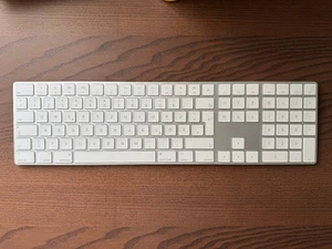 Apple Magic Keyboard Tastatur mit Ziffernblock Deutsch A1843 - Guter Zustand - Bild 1 von 10