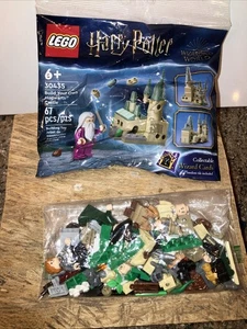 LEGO Harry Potter: Baue dein eigenes Schloss Hogwarts (30435) mit extra Minifiguren - Bild 1 von 10