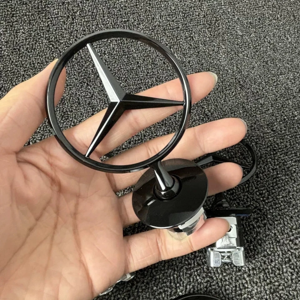 Front Hood Ornament Standing Black Star Emblem Logo Fit FOR Mercedes-Benz C E S - Imagem 1 de 4