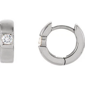 Aretes tipo argolla con bisagras de diamantes en oro blanco de 14 k (1/4 qt. tw.) - Imagen 1 de 1