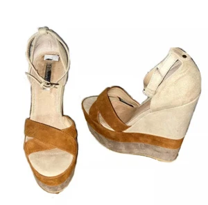 H by Halston Beige, Rust & Brown Suede Ankle Strap High Wedge Size 7.5M Women’s - Picture 1 of 5