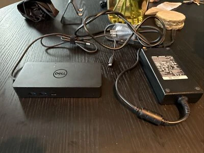 Estación de acoplamiento universal Dell D6000 con cable de alimentación de CA Foto 1 de 4