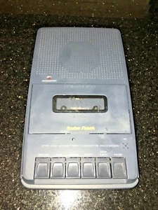 Vintage Radio Shack CTR-102 AC/Registratore cassette batteria con MICROFONO integrato - Foto 1 di 8