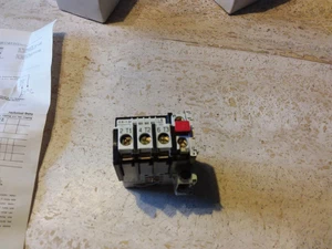  Relé de protección del motor U12/16E 0,6 K3 0,8 - 1.2A control térmico cierre R2 - Imagen 1 de 7