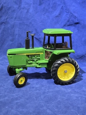 Vintage ERTL John Deere Tractor Cab Pressed Steel - Made In USA! - Excellent  - Image 1 of 4