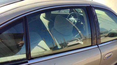 Pontiac Grand Am 1999-2005 pasajero ventana trasera derecha puerta vidrio parte trasera OEM Foto 1 de 3