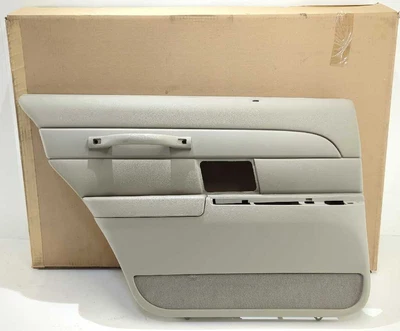 Nuevo panel de moldura de puerta trasera genuino Ford LH 2005-2011 Crown Victoria Stone LWB  Foto 1 de 4
