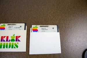 Apple Disk II DOS 3.3 (2x) + 5x system disk - Afbeelding 1 van 4