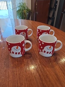 Set of 4 Crate & Barrel 6 Oz Snowman red and white mugs - Picture 1 of 7