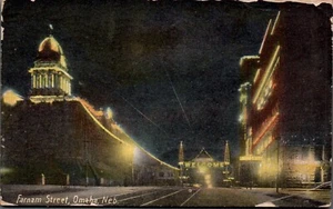 POSTKARTE STRASSENSZENE FARNAM STRASSE BEI NACHTS OMAHA NEBRASKA - Bild 1 von 2