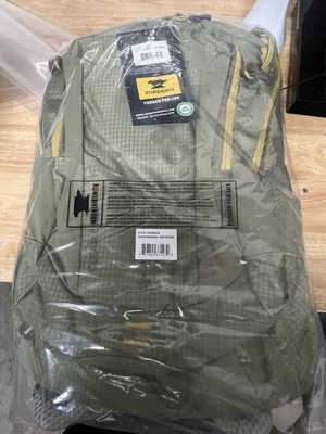 Mountainsmith Clear Creek 20 Hydro Backpack  Green - Image 1 of 3