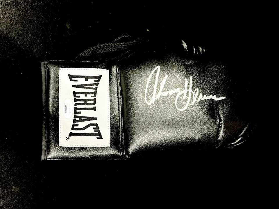 Thomas Tommy Hearns Signed Black Everlast Boxing Glove JSA COA - Image 1 of 1