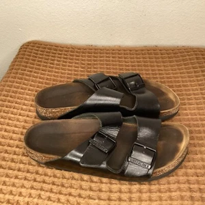 Birkenstock Arizona Womens Sz US 7 EU 38 Black Leather Strap Cork Sandals Buckle - Picture 1 of 7