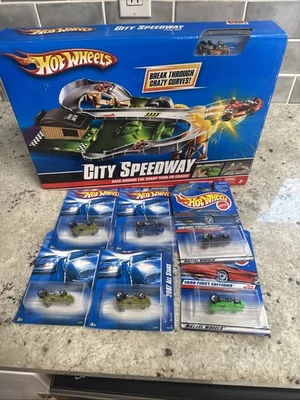 HOT WHEELS CITY SPEEDWAY BREAK THROUGH CRAZY CURVES Go Kart BRAND NEW - Image 1 of 4
