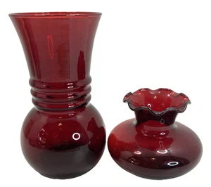 Set Of 2 Vtg Anchor Hocking Royal Ruby Red Glass Vases W/Ruffled Crimped Rim - Picture 1 of 14