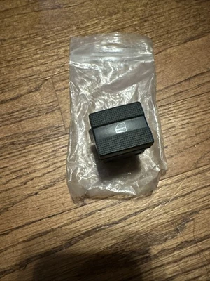 Interruptor de seguridad original VW para sistema de cierre centralizado 1HM962125A01C Foto 1 de 2