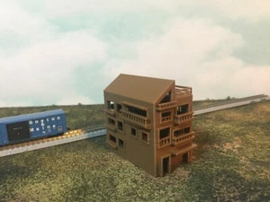 Ski Mountain Lodge or Beach Condo Roof Deck 4 Floors - Z Scale 1:220 - Built Up! - Picture 1 of 11