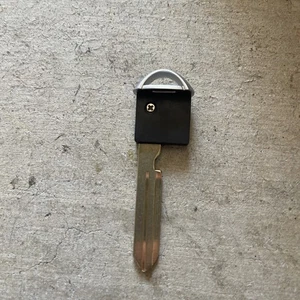 New Emergency Uncut Key Blade W/o chip Replacement for Nissan Infiniti (30 Pack) - Picture 1 of 4
