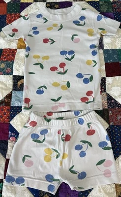 Conjunto de Pijama Hanna Andersson Niñas Talla 3T Cerezas Top Pantalones Cortos Estampado Cereza Foto 1 de 4