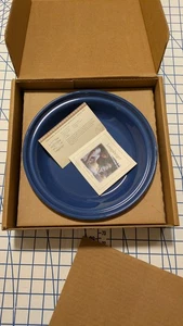 Oma Bonnie's Longaberger Keramik Kornblumenblau 10" Tortenplatte Neu mit Box - Bild 1 von 8
