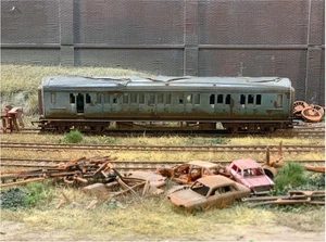 Autobús calibre OO: Abandonado Southern Railway Maunsell, muy desgastado. Ref F5A - Imagen 1 de 3