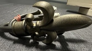 Extra große Fleur de Lis Gardinenhalter / Raffhalter Gusseisen, F-9b - Bild 1 von 5