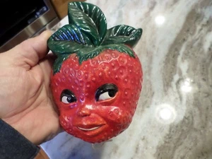 RARE Vintage String Holder Chalkware Strawberry face MINT Wall RARE - Picture 1 of 8